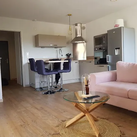 Apartment T2 De 47m2 Dans Calme. *